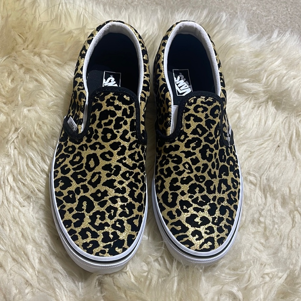 NWOT Vans Leopard 7Y - Women’s size 8.5-9